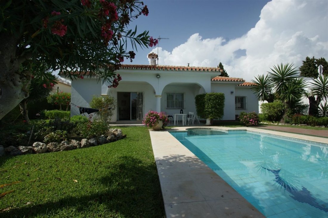 Villa en Playa Puerto Banús, Marbella, España 1 - 19188335