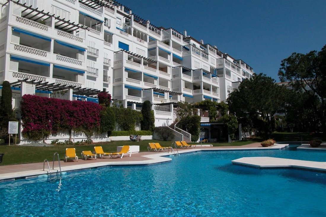 Apartamento en Playa Puerto Banús, Marbella, España 3 - 19188301