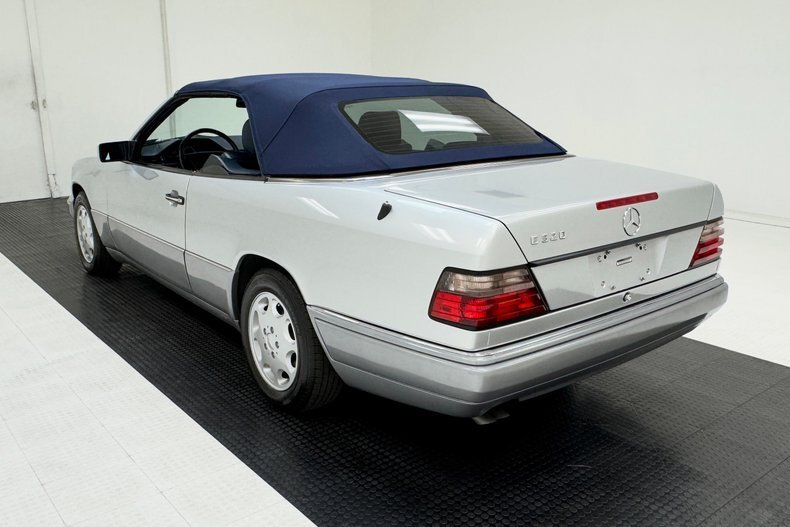 Cabriolet in Morgantown, United States 5 - 19187941