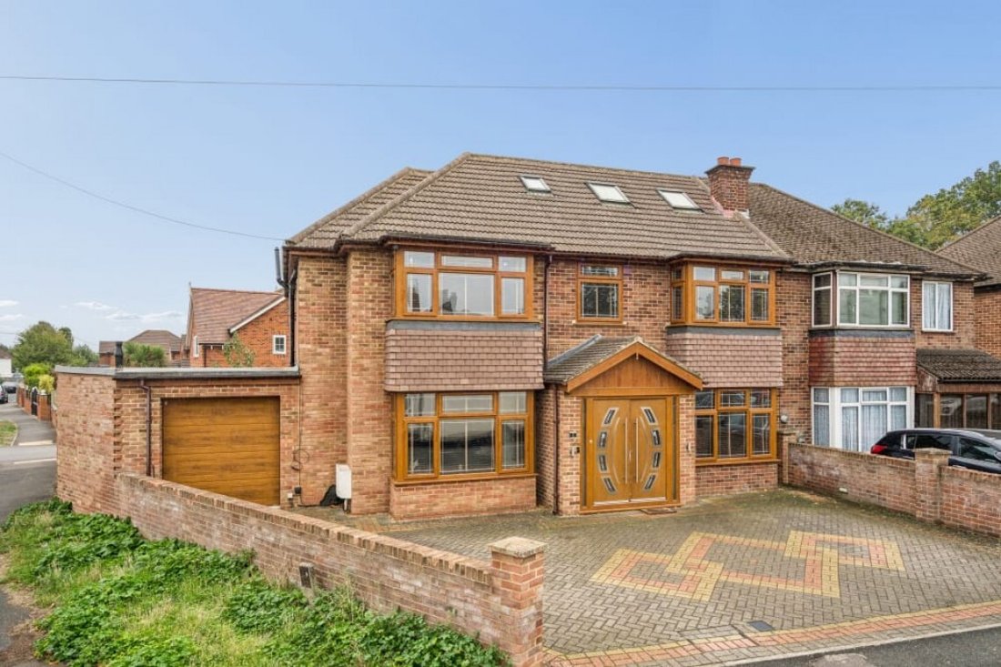 Haus in Langley Corner, Iver, England 1 - 19184783