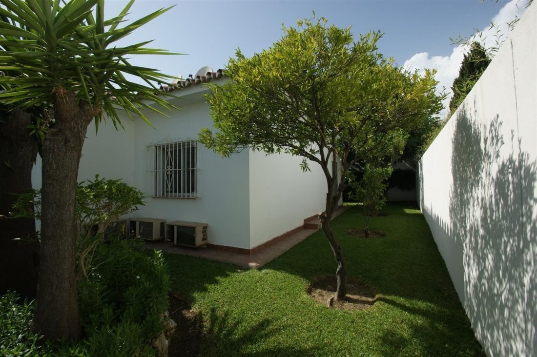 Villa en Playa Puerto Banús, Marbella, España 5 - 19188335