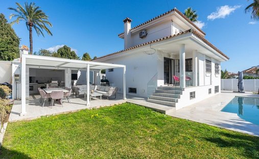Villa en Estepona, Andalucía, España 1