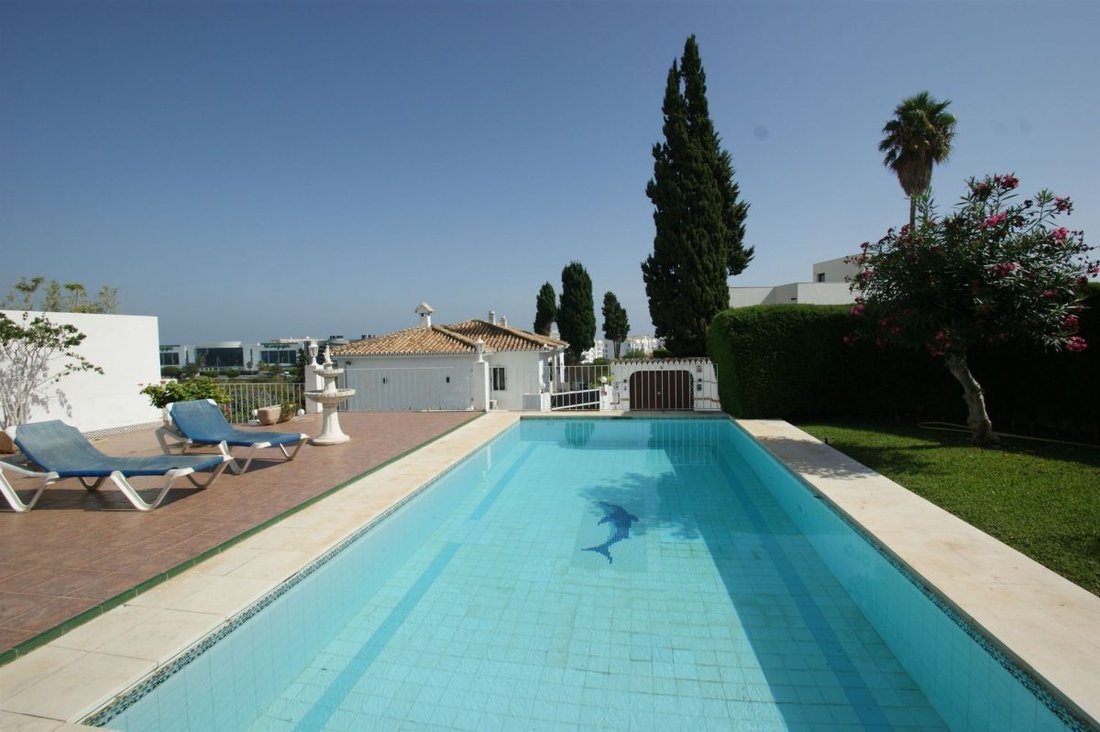 Villa en Playa Puerto Banús, Marbella, España 2 - 19188335