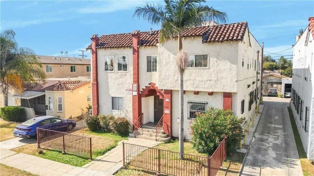 Los Angeles, California, United States 4 - 19185590
