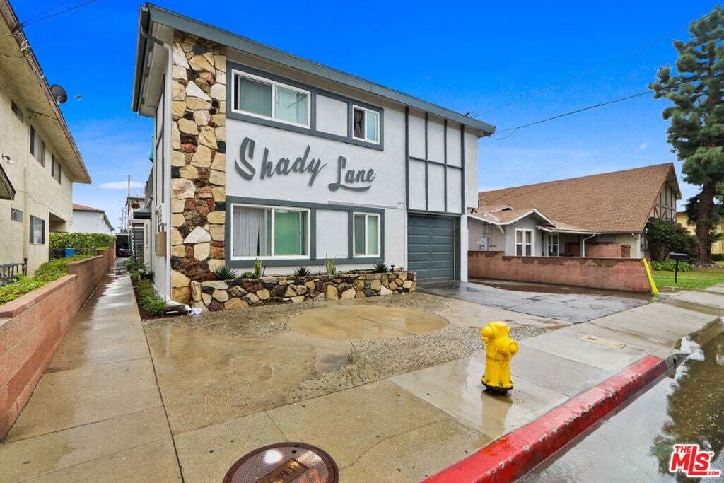 Downey, California, United States 1 - 19185287