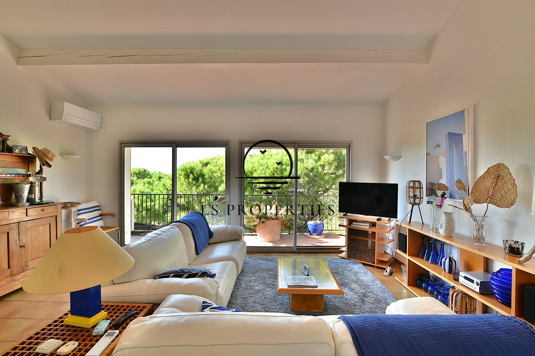 Appartement à Hyères, Provence-Alpes-Côte d'Azur, France 2 - 19188257