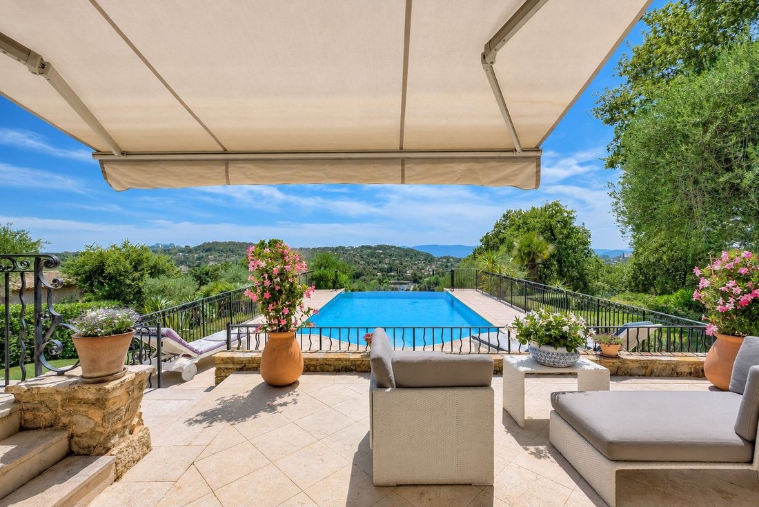 Casa en Châteauneuf-Grasse, Provenza-Alpes-Costa Azul, Francia 2 - 19186733