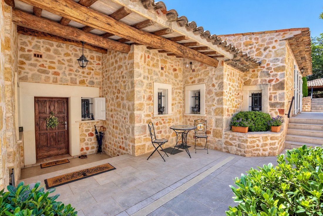 Casa en Châteauneuf-Grasse, Provenza-Alpes-Costa Azul, Francia 3 - 19186733