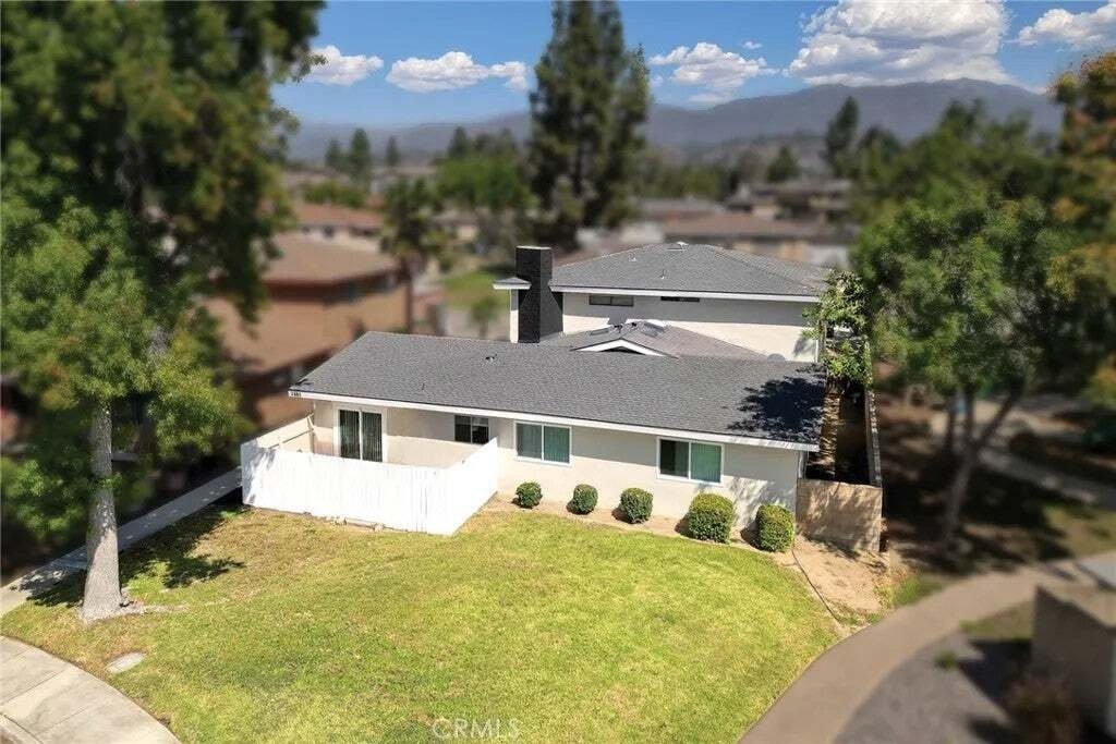 La Verne, California, United States 2 - 19188007