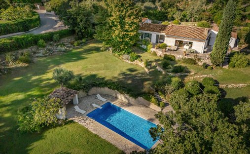 Casa en Le Rouret, Provenza-Alpes-Costa Azul, Francia 1