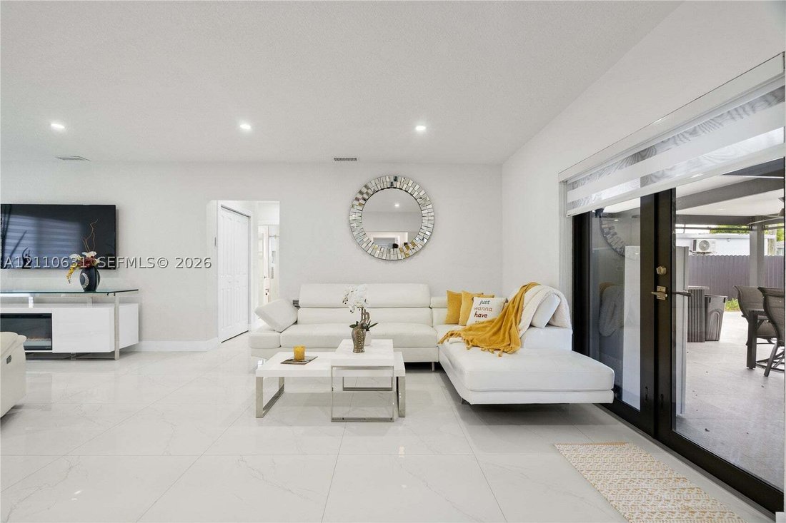 House in Hialeah, Florida, United States 5 - 19185083