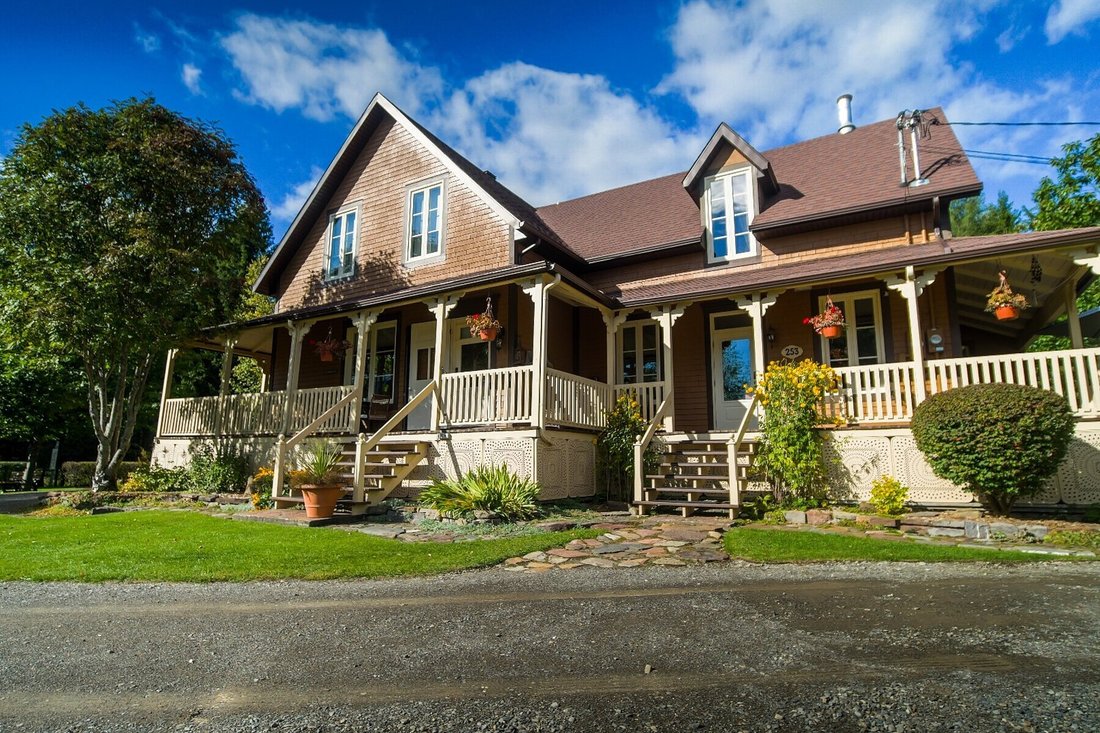 Casa en Saint-Siméon-de-Bonaventure, Quebec, Canadá 1 - 19185840