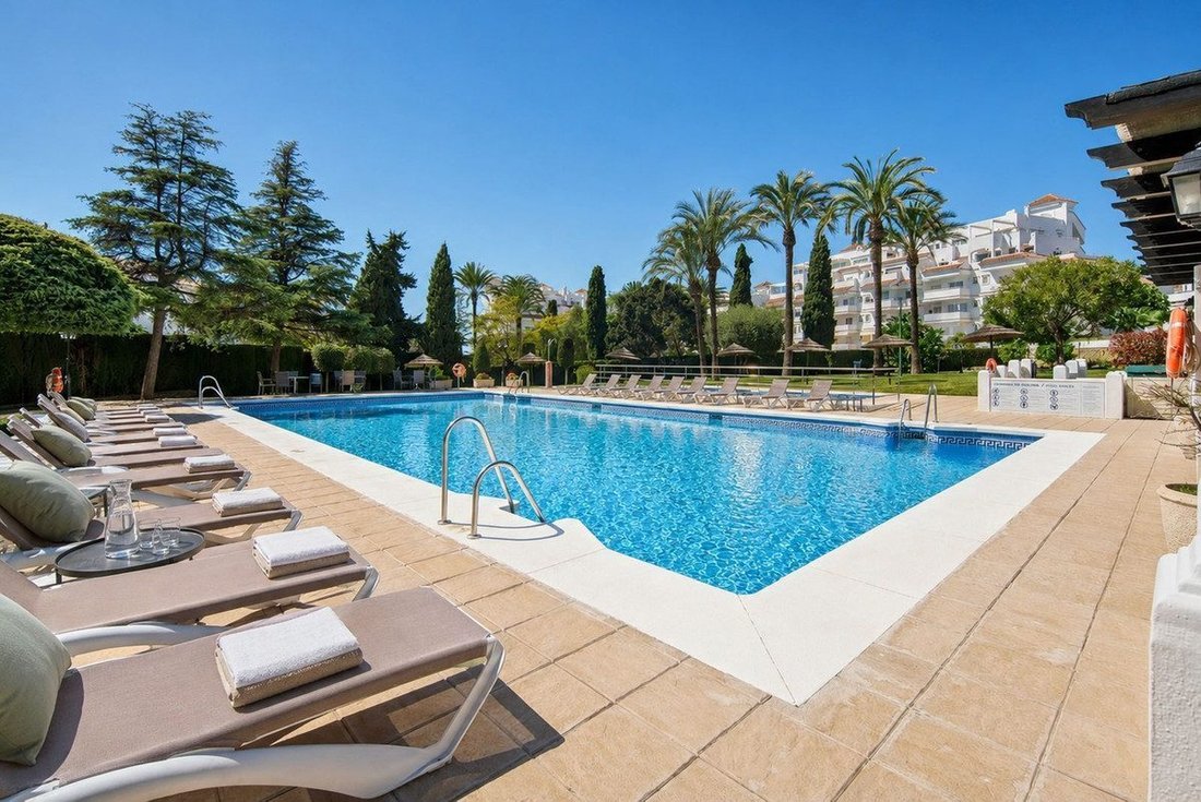 Wohnung in Nueva Andalucía, Marbella, Spanien 3 - 19185616