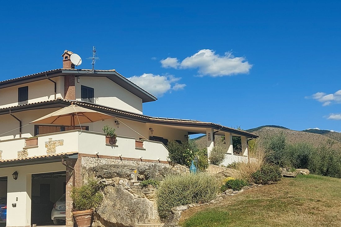 Villa in Fara in Sabina, Latium, Italien 1 - 19188712
