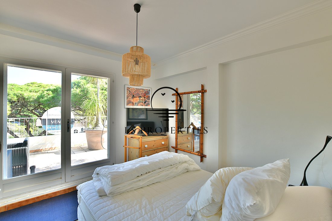 Appartement à Hyères, Provence-Alpes-Côte d'Azur, France 5 - 19188257