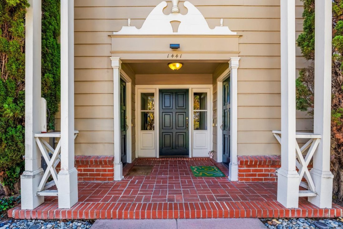 Burlingame, California, United States 2 - 19187937