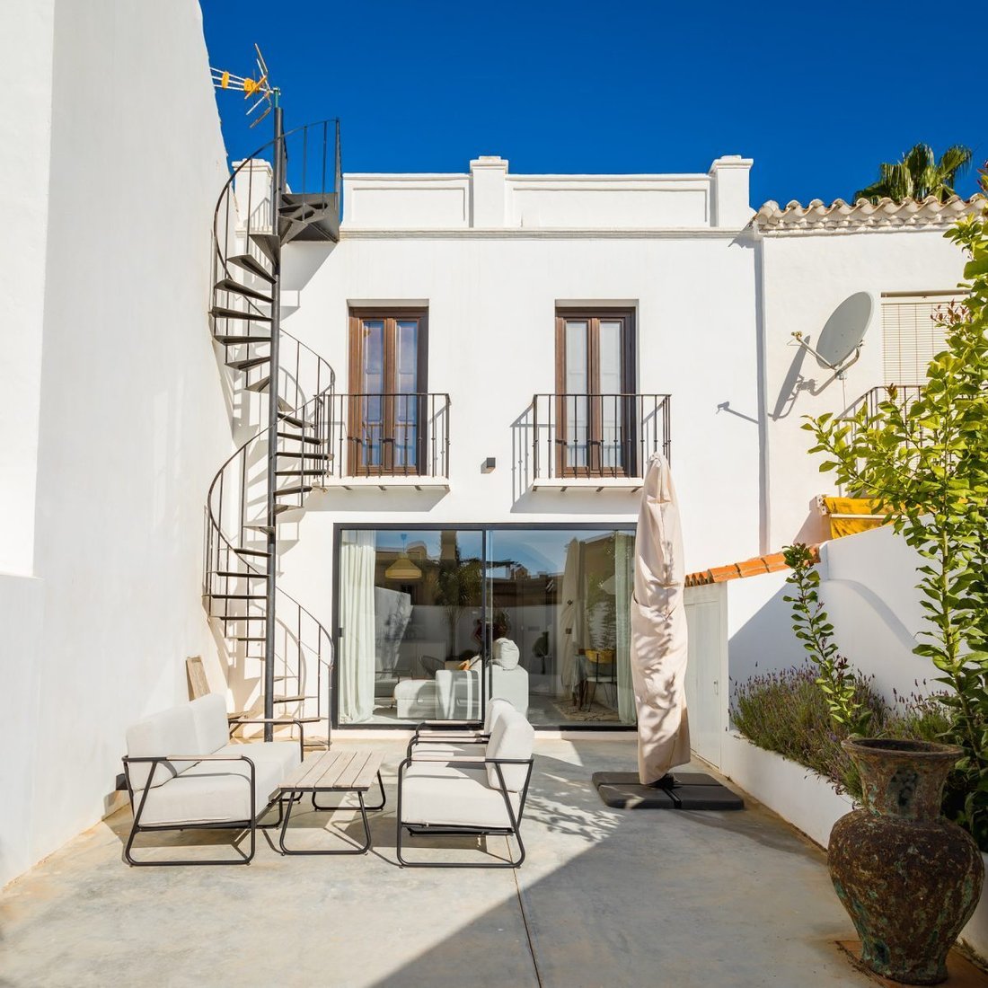 Townhouse in Nueva Andalucia, Marbella, Spain 1 - 19186456