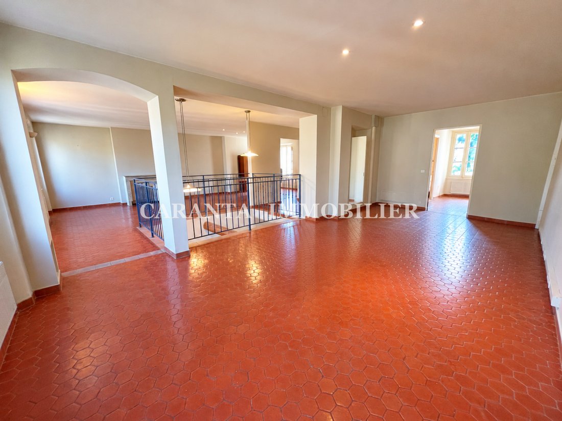 Casa a Le Plan-de-la-Tour, Provenza-Alpi-Costa Azzurra, Francia 5 - 16333611