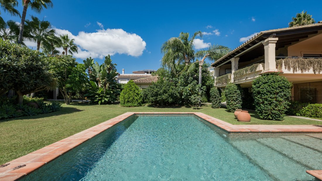 Villa in Rio Real, Marbella, Andalusia 4 - 19172180