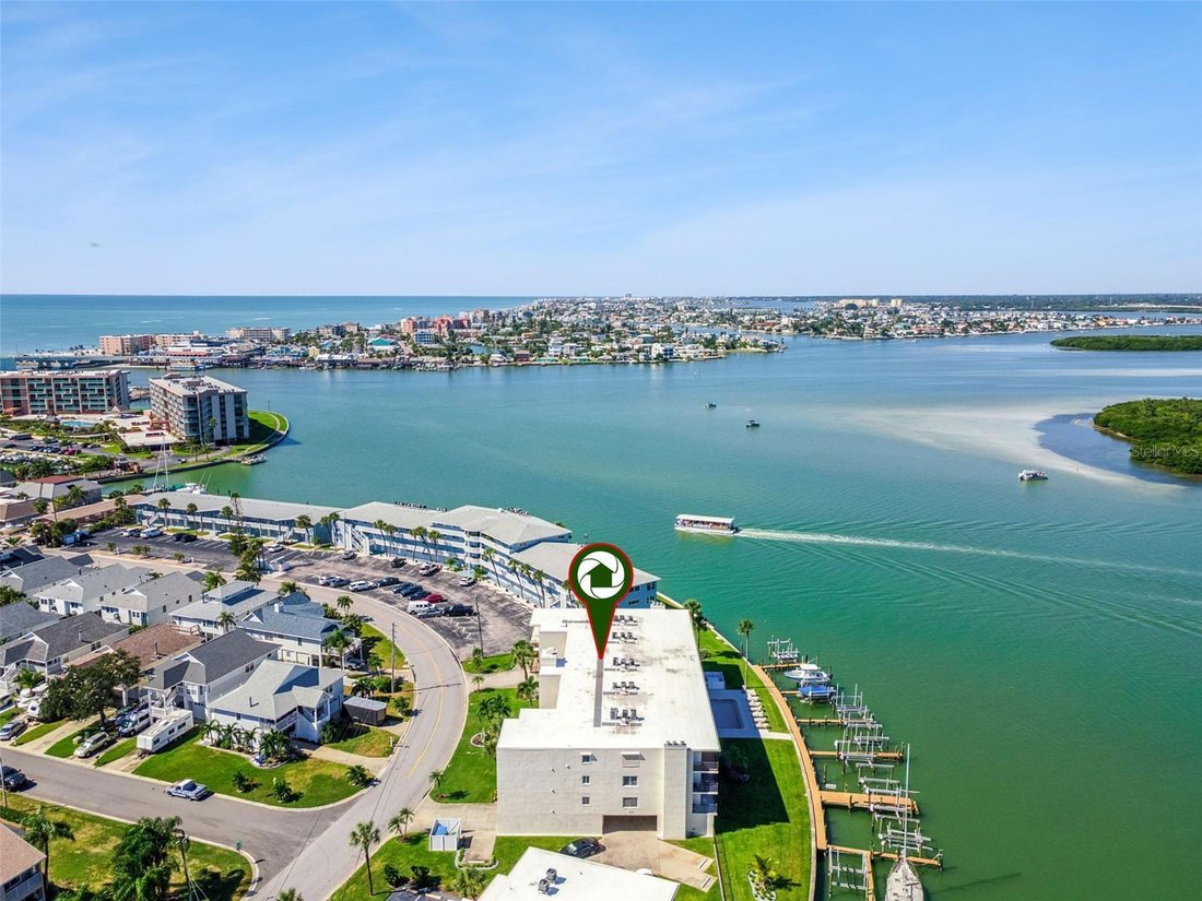 Condo in St. Pete Beach, Florida, United States 2 - 19185003