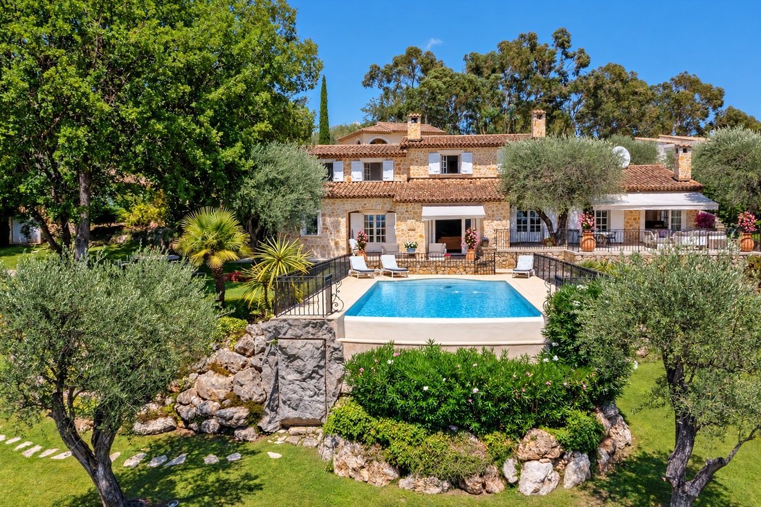 Casa en Châteauneuf-Grasse, Provenza-Alpes-Costa Azul, Francia 1 - 19186733