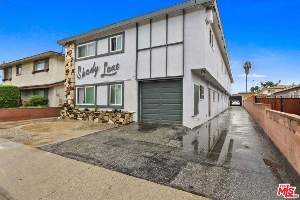 Downey, California, United States 3 - 19185287