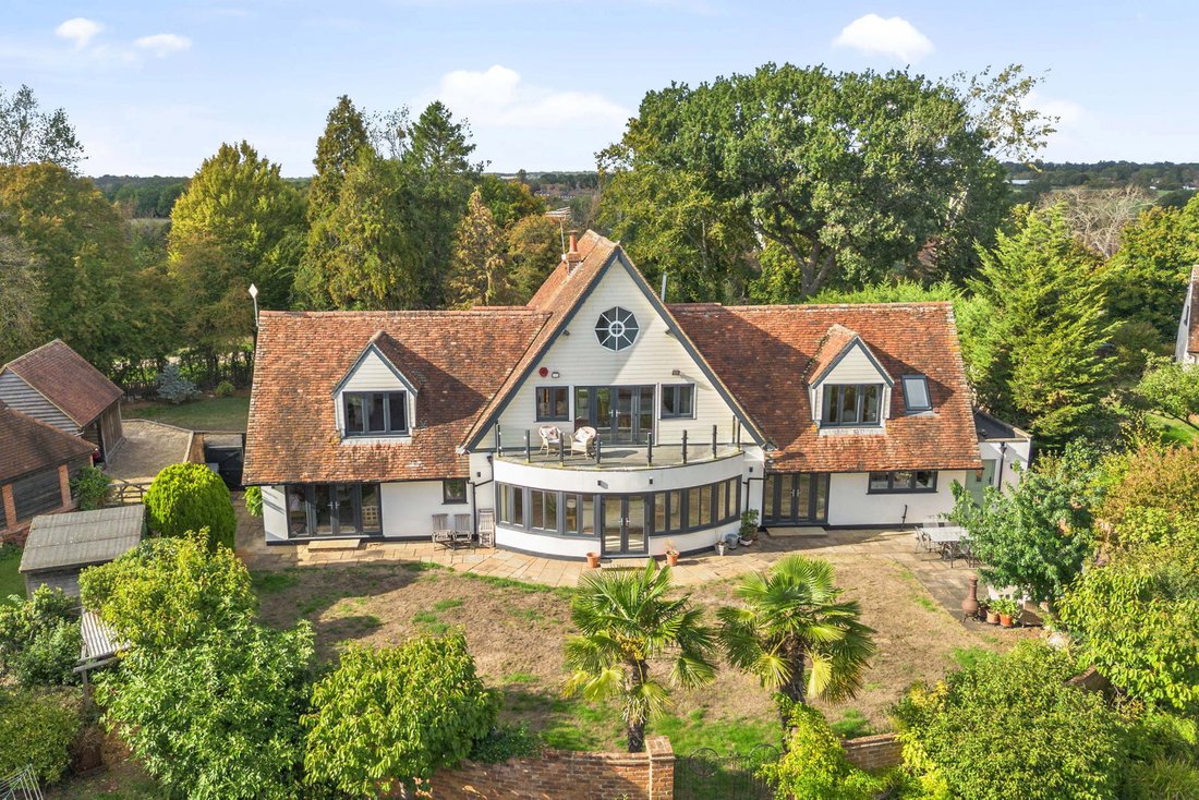 House in Cole Green, England 1 - 19188236