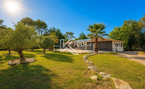 Villa a Trans-en-Provence, Provenza-Alpi-Costa Azzurra, Francia 1