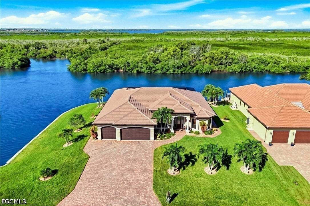 Casa en Cabo Coral, Florida, Estados Unidos 4 - 19185035