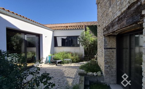 Haus in Saint-Sauveur-d'Aunis, Neu-Aquitanien, Frankreich 1