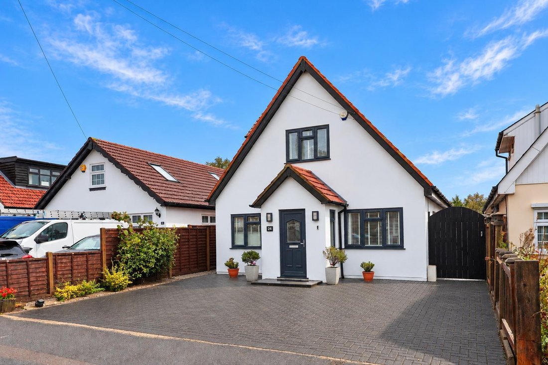 Bungalow in Willowbank, Hillingdon, England 1 - 19184785