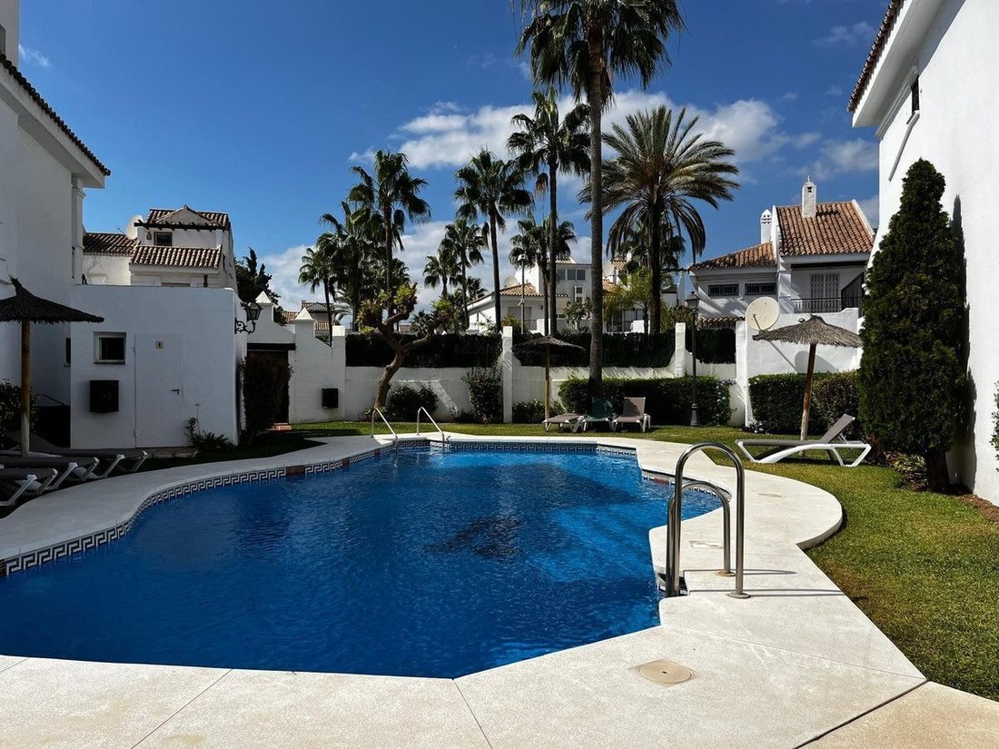 Maison de ville à Nueva Andalucia, Marbella, Espagne 1 - 19186122