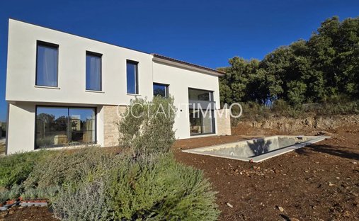Maison à Bois Fleuri-Chevre d'Or-Saint Philippe, Biot, France 1