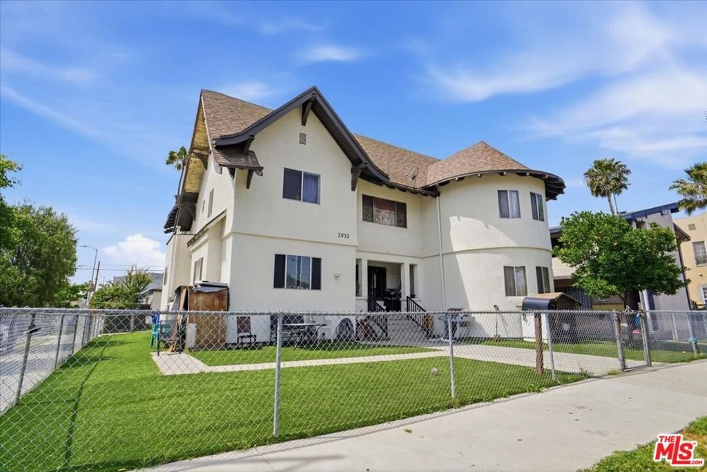 Los Angeles, California, United States 3 - 19185262
