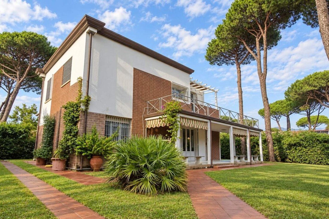 Villa in Pietrasanta, Tuscany, Italy 3 - 19185064