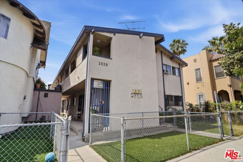 Los Angeles, California, United States 4 - 19185262