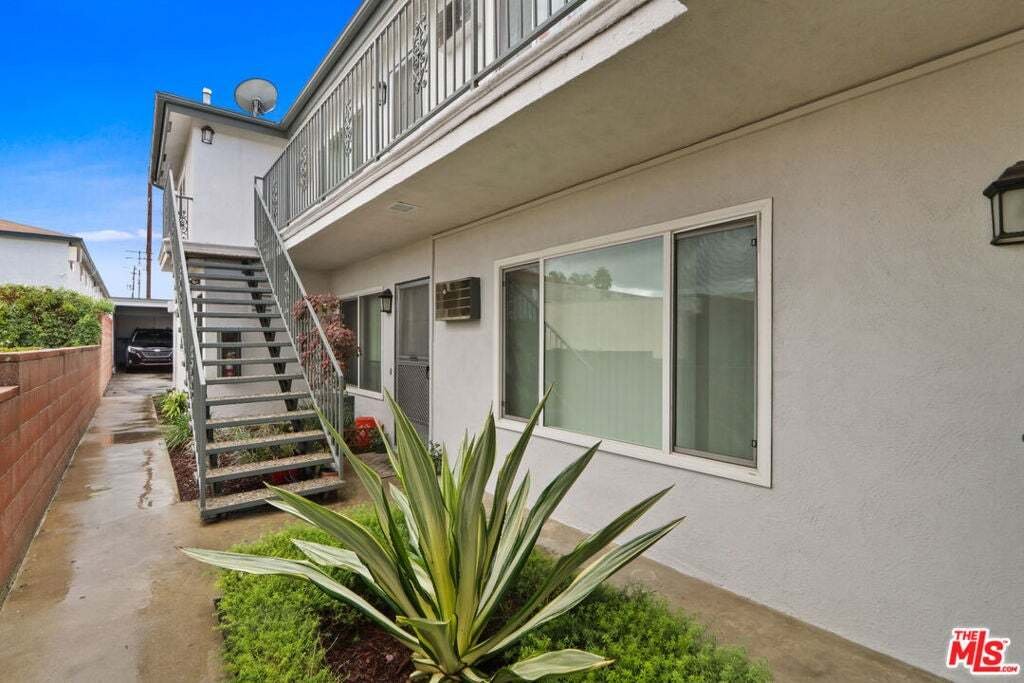 Downey, California, United States 5 - 19185287