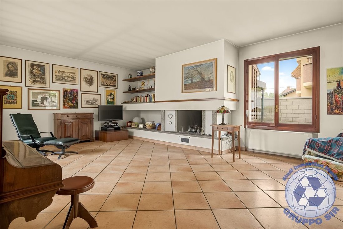 Casa en Arcore, Lombardía, Italia 1 - 19187727