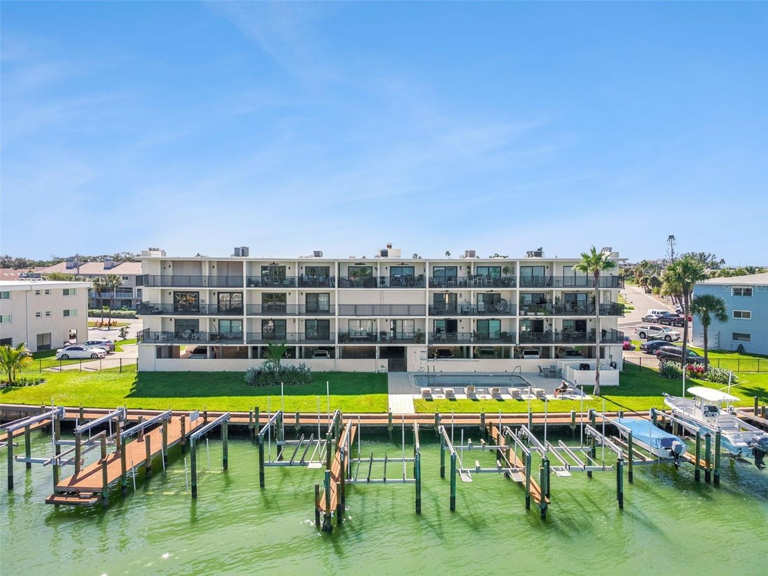 Condo in St. Pete Beach, Florida, United States 3 - 19185003