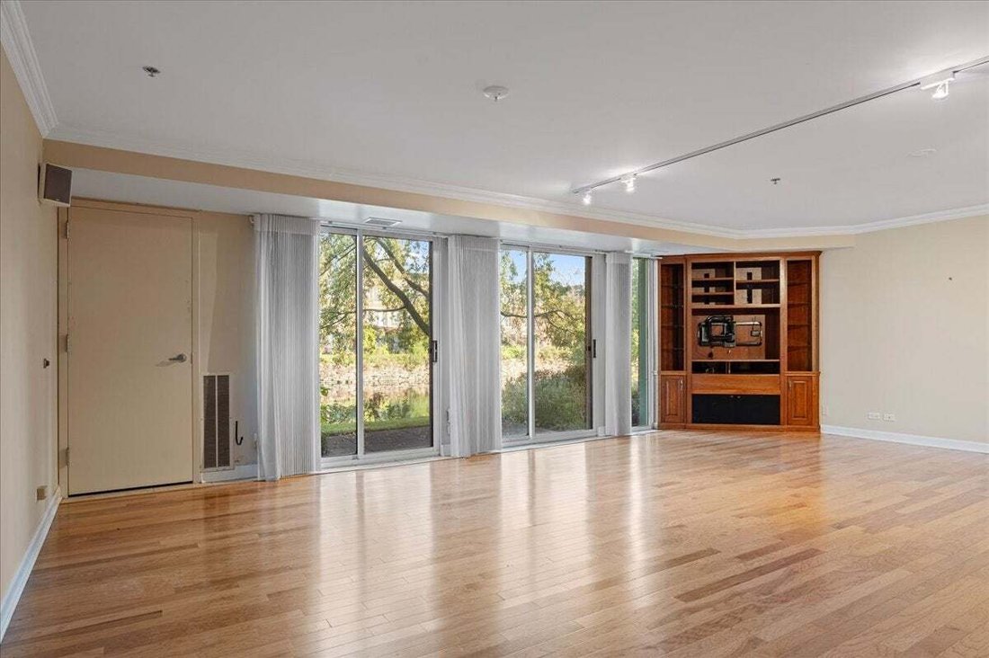 Condo in Winnetka, Illinois, United States 4 - 19185353