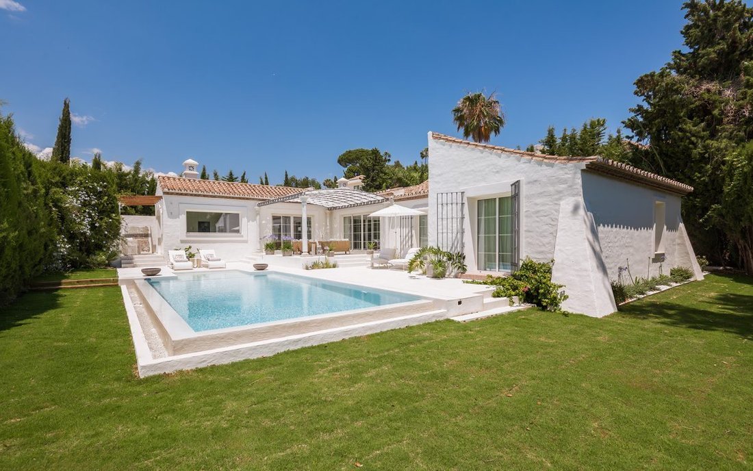 Villa in Guadalmina Alta, San Pedro de Alcantara, Spain 1 - 19186255