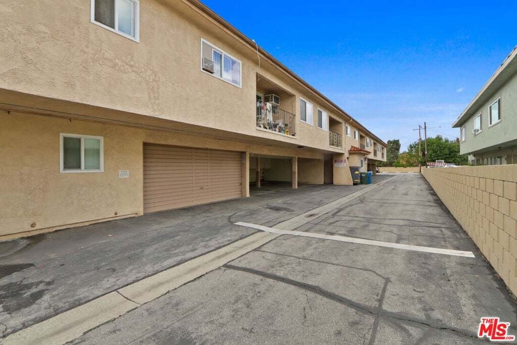 Downey, California, United States 3 - 19185269