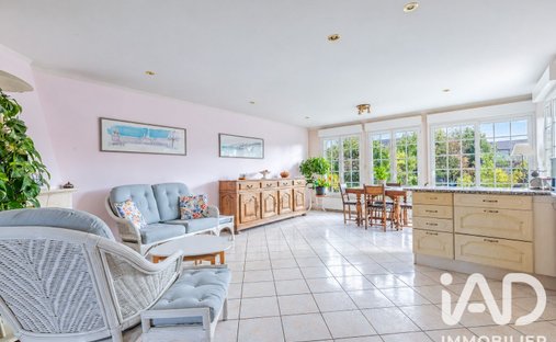 House in Centre, Brunoy, France 1