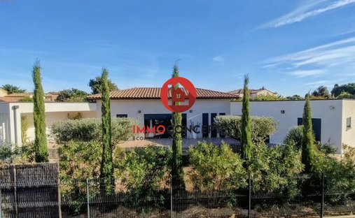 Villa in Tavel, Occitania, France 1