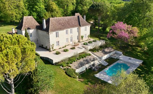 Estate in Charles de Gaulle, Cahors, France 1