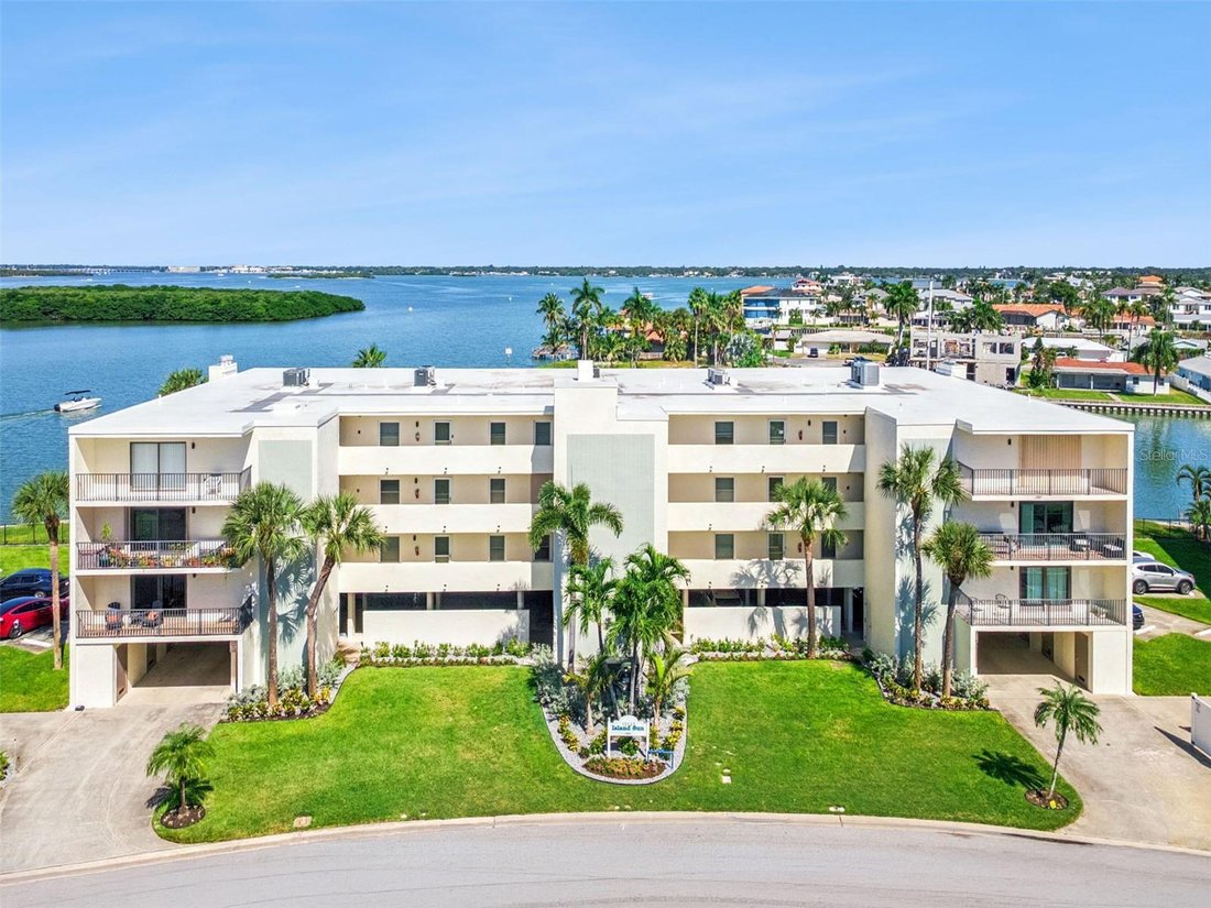 Condo in St. Pete Beach, Florida, United States 1 - 19185003