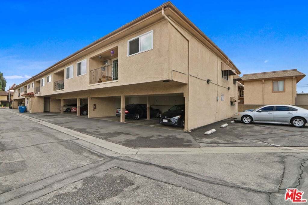 Downey, California, United States 4 - 19185269