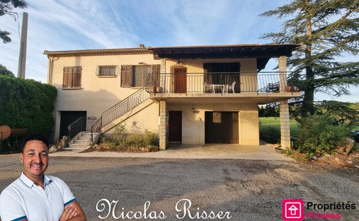 Villa à Nord et Ouest, Eyguières, France 1