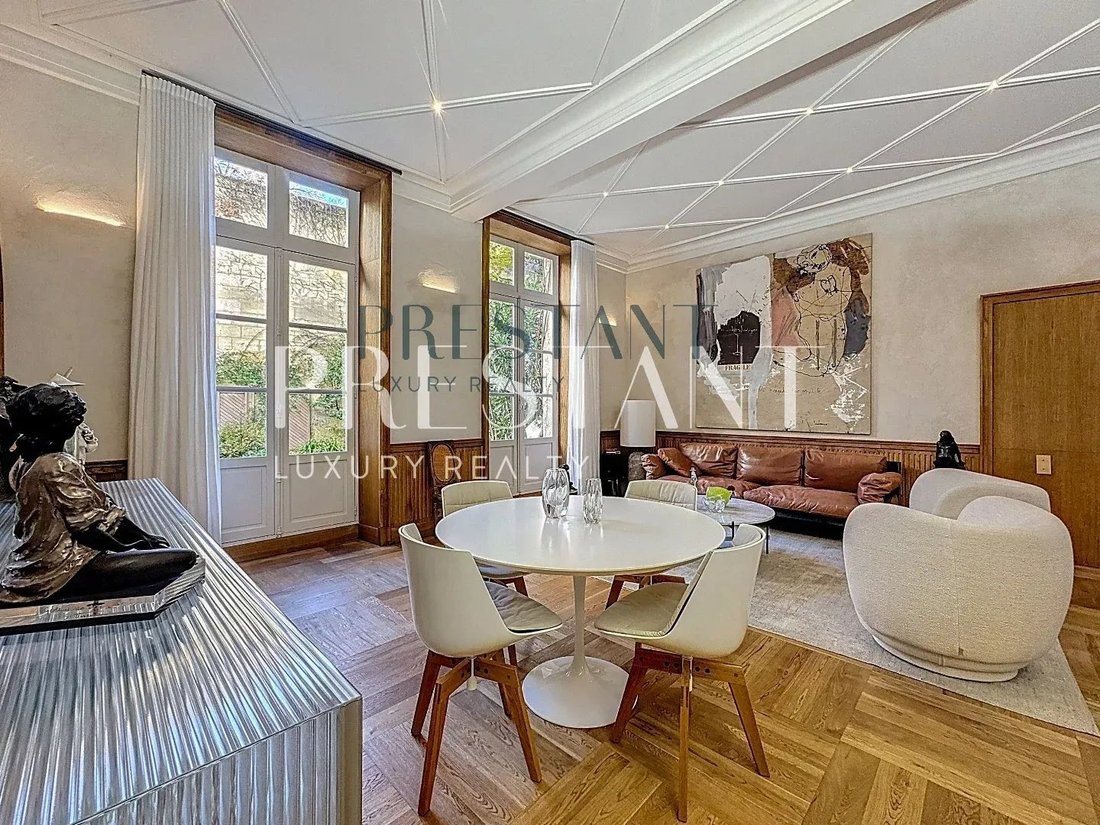 Appartement à Hôtel de Ville-Quinconce-Saint Seurin-Fondaudège, Bordeaux, France 1 - 19152167