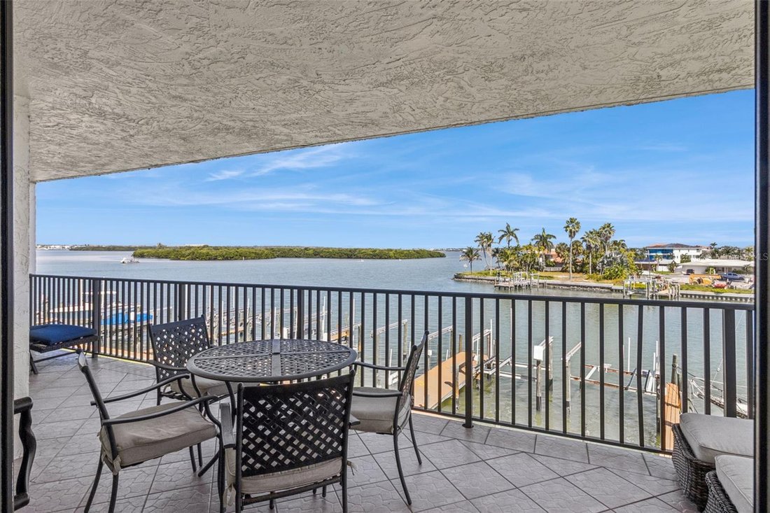 Condo in St. Pete Beach, Florida, United States 4 - 19185003